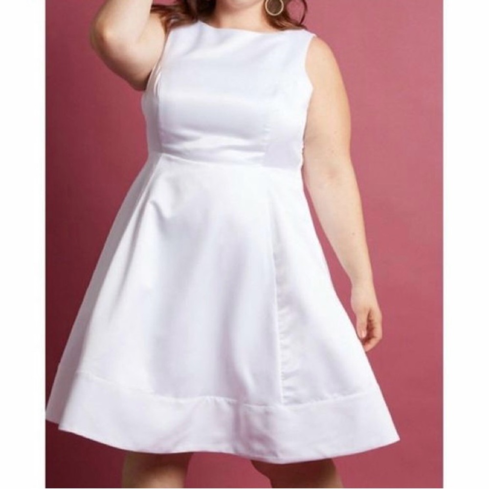 NWOT ModCloth White Gown with Bows